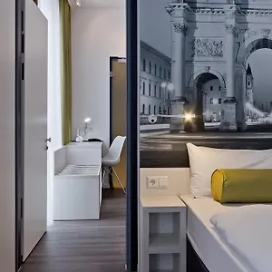 Super 8 By Wyndham North Monaco di Baviera