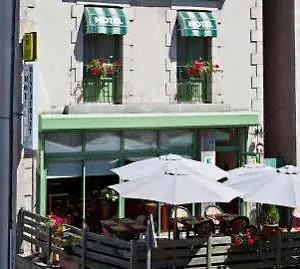** Hotel Logis Le Relais Des Remparts France